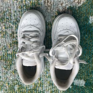 All white kids airforce 1